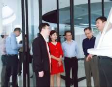 广东省工业和信息化局莅临开云手机站·官方版页面网站登录入口-开云online(中国)调研制造业创新中心建设情况 